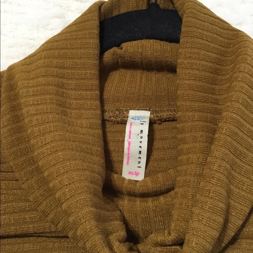Free people movement can’t handle this turtle neck in brown size XS - Picture 12 of 12
